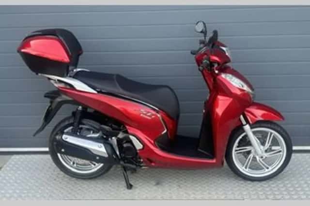 Honda SH 300i (2015) thumbnail 1