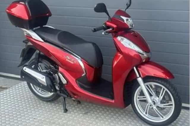 Honda SH 300i (2015) thumbnail 3