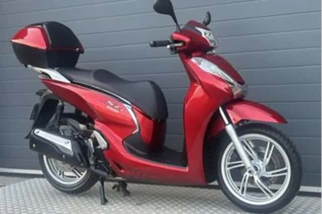 Honda SH 300i (2015) thumbnail 4