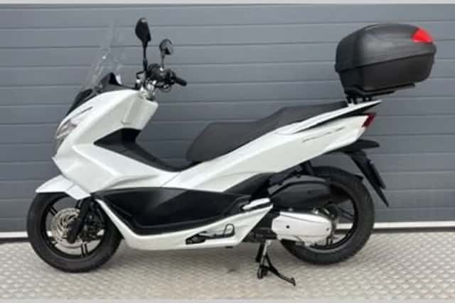 Honda PCX 150 (2016) thumbnail 2