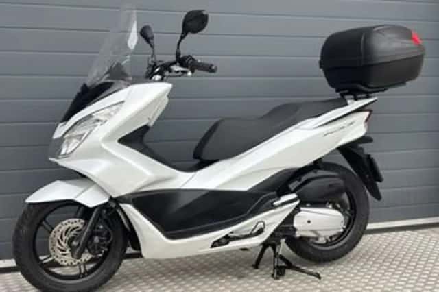 Honda PCX 150 (2016) thumbnail 3
