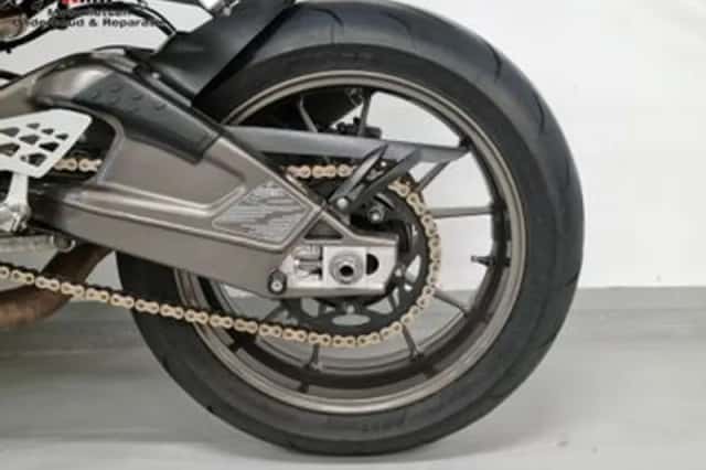 BMW S 1000 RR (2011) thumbnail 4