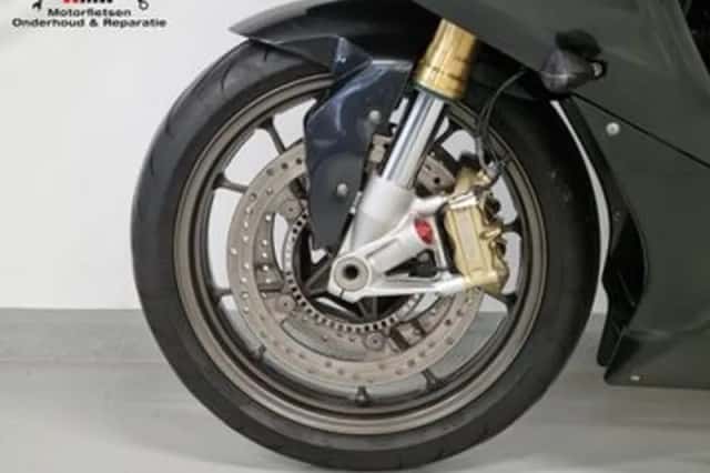 BMW S 1000 RR (2011) thumbnail 6