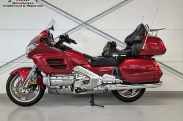 Honda GL 1800 GOLDWING (2001) thumbnail 1