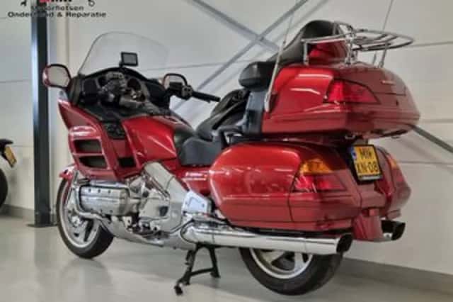 Honda GL 1800 GOLDWING (2001) thumbnail 3