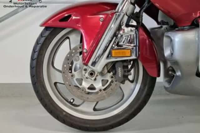 Honda GL 1800 GOLDWING (2001) thumbnail 6