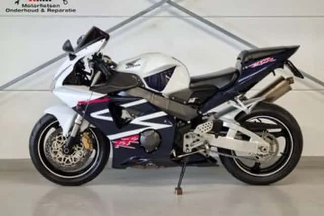 Honda CBR 900 RR FIREBLADE (2002) thumbnail 1