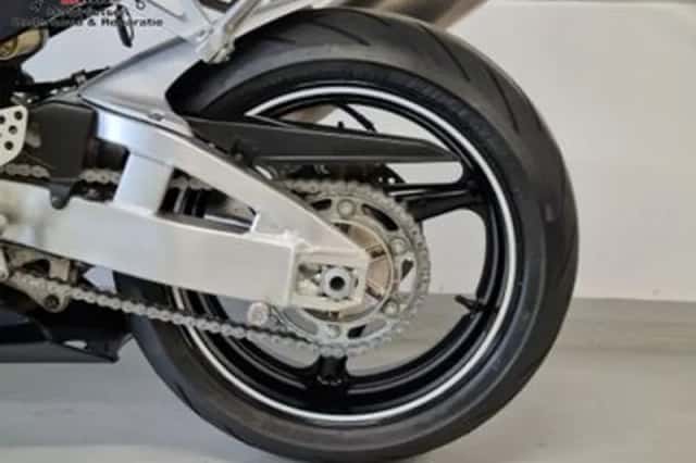 Honda CBR 900 RR FIREBLADE (2002) thumbnail 4