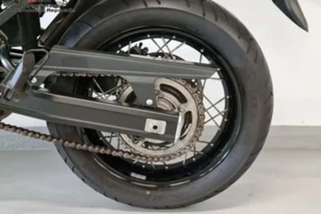 Suzuki V-Strom (2016) thumbnail 4
