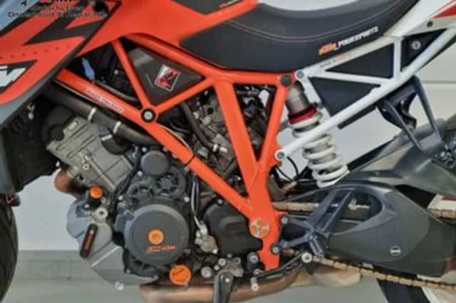 KTM 1290 Super Duke (2016) thumbnail 5