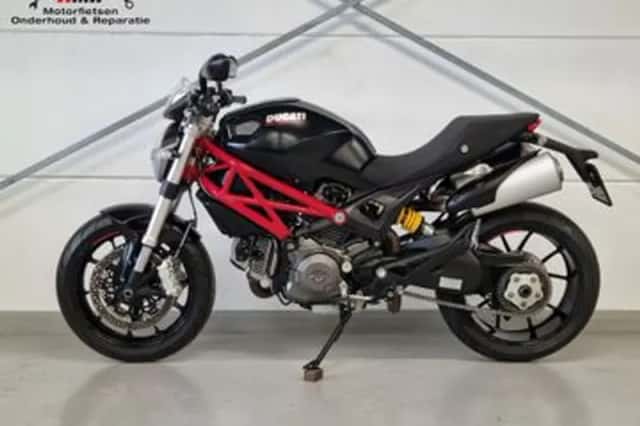 Ducati 796 Monster (2013) thumbnail 1