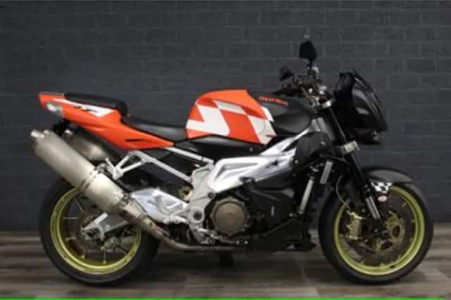 Aprilia Tuono 1000 R (2006) thumbnail 1