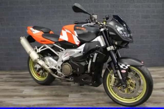 Aprilia Tuono 1000 R (2006) thumbnail 3