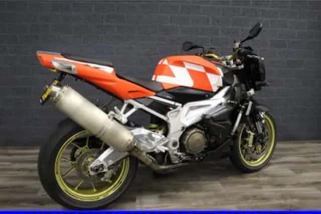 Aprilia Tuono 1000 R (2006) thumbnail 4