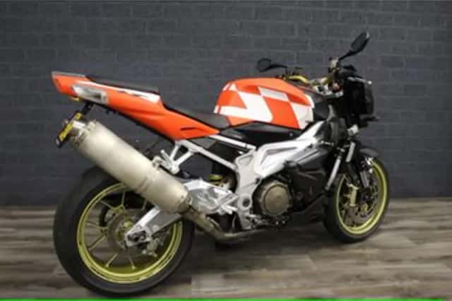 Aprilia Tuono 1000 R (2006) thumbnail 4