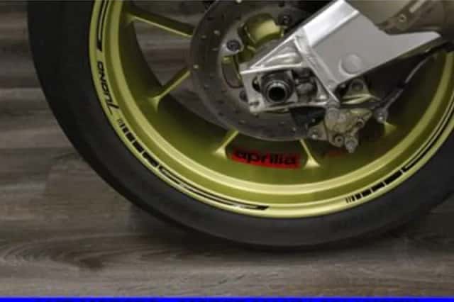 Aprilia Tuono 1000 R (2006) thumbnail 5