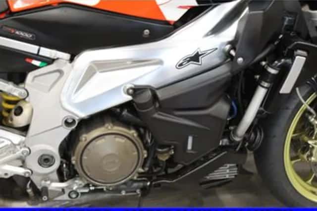 Aprilia Tuono 1000 R (2006) thumbnail 6