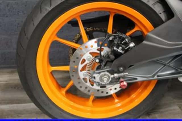 KTM RC 390 (2015) thumbnail 6