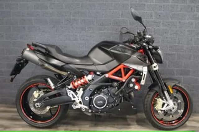 Aprilia Shiver 900 (2018) thumbnail 1