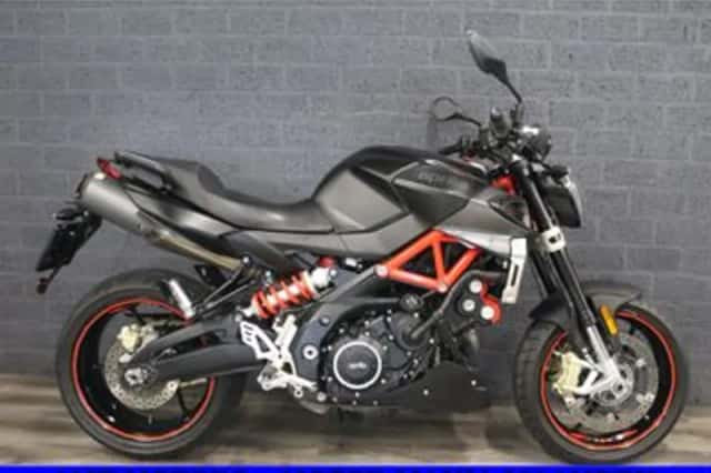 Aprilia Shiver 900 (2018) thumbnail 1