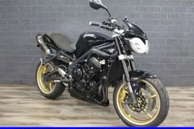 Triumph Street Triple 675 (2012) thumbnail 2