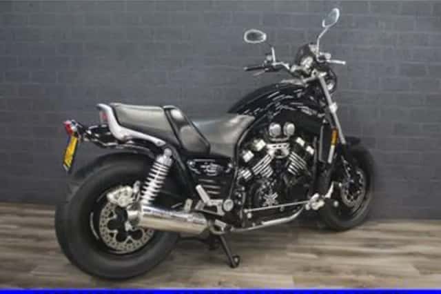 Yamaha VMX 1200 (1990) thumbnail 3