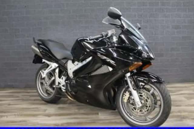 Honda VFR 800 FI (2008) thumbnail 2