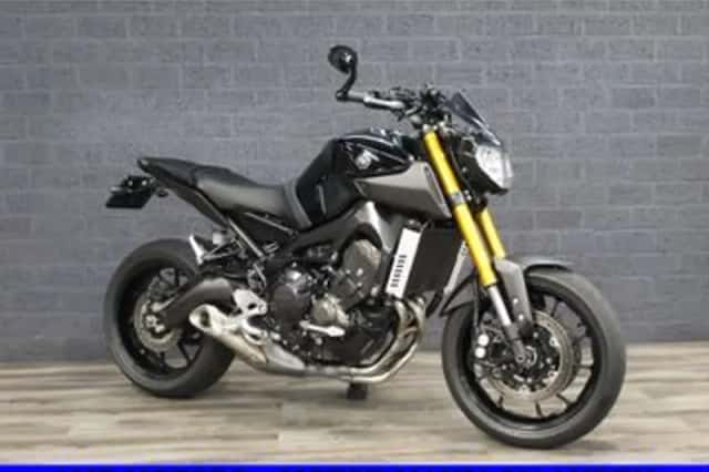 Yamaha MT-09 (2016) thumbnail 2