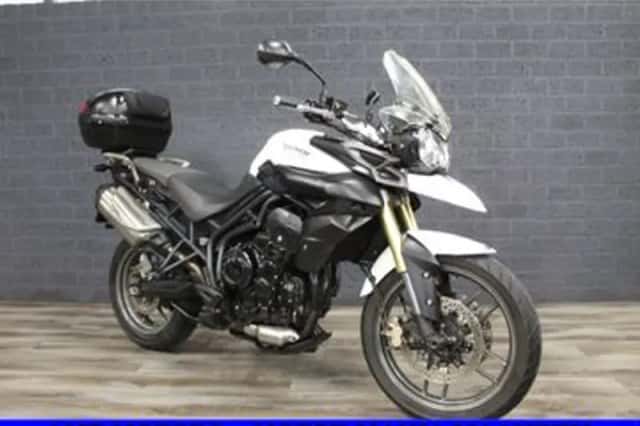Triumph Tiger 800 (2011) thumbnail 2