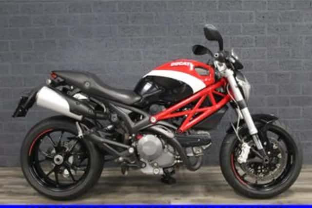 Ducati 796 Monster (2010) thumbnail 1