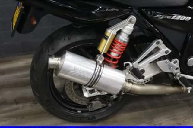 Yamaha XJR 1300 (2001) thumbnail 4
