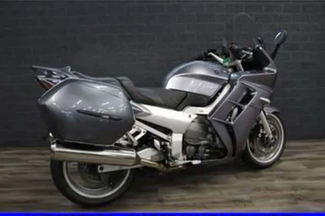 Yamaha FJR1300 (2004) thumbnail 3