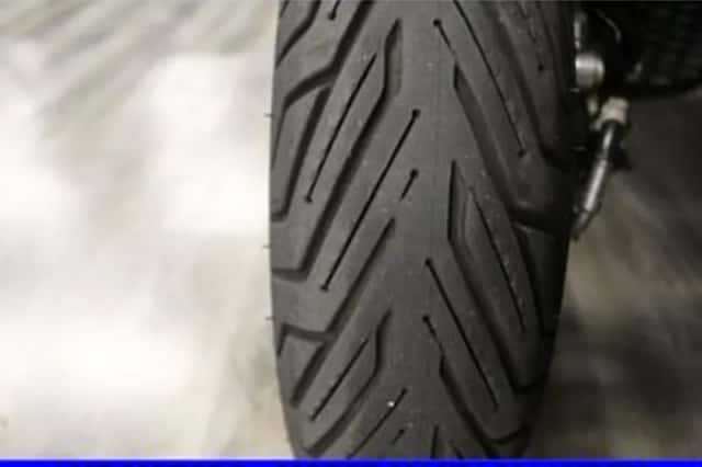 Piaggio MP3 300 HPE (2024) thumbnail 4
