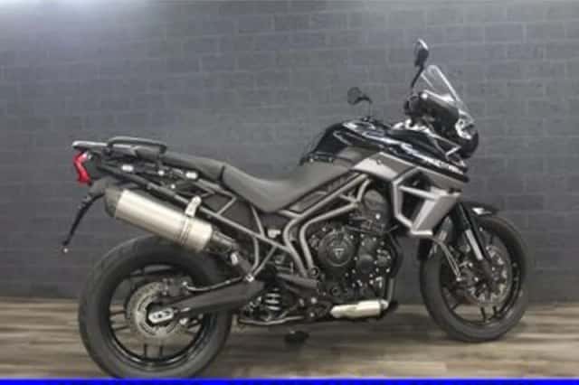 Triumph Tiger 800 XRX (2015) thumbnail 3