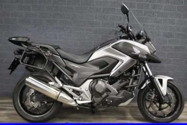 Honda NC750X (2015) thumbnail 2