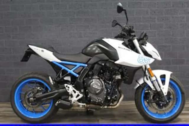 Suzuki GSX-8S (2024) thumbnail 1