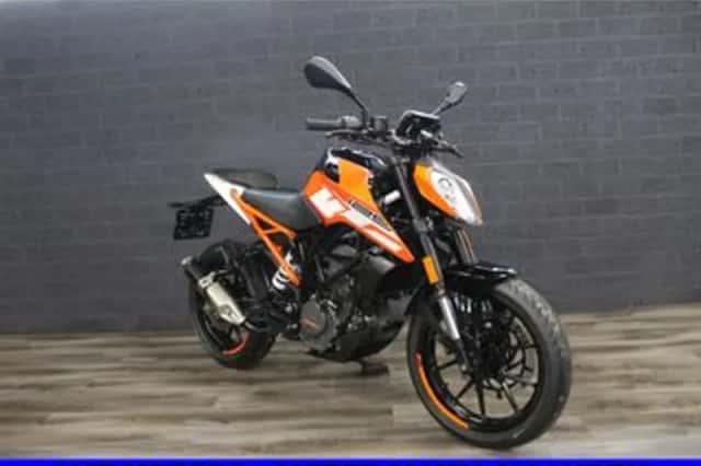 KTM 125 Duke (2021) thumbnail 2