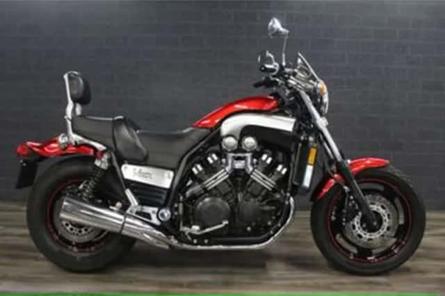 Yamaha VMX 1200 V-MAX (2003) thumbnail 1