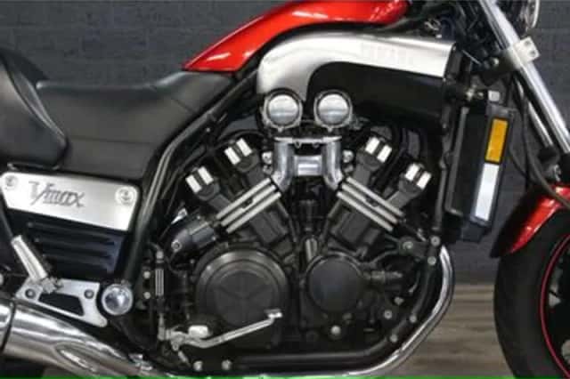 Yamaha VMX 1200 V-MAX (2003) thumbnail 4