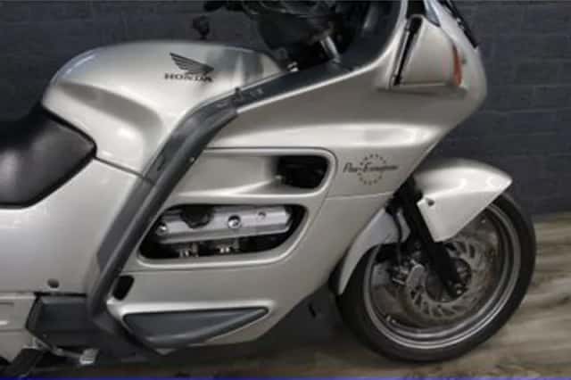 Honda ST 1100 PAN European (1994) thumbnail 5