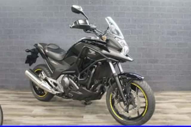 Honda NC750X (2015) thumbnail 2