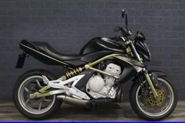 Kawasaki Er-6n (2005) thumbnail 1