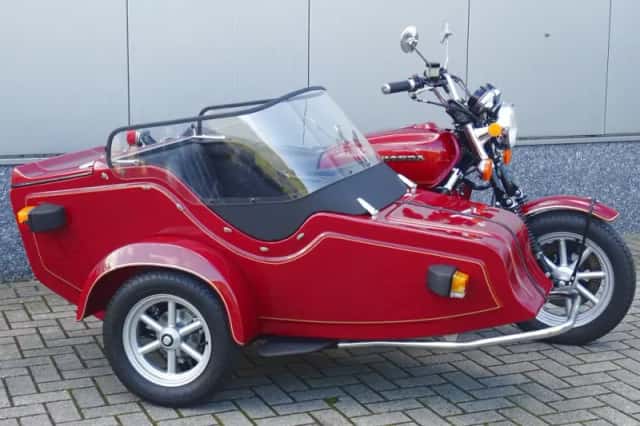 Honda GL 1000 Gold Wing (1976) thumbnail 3