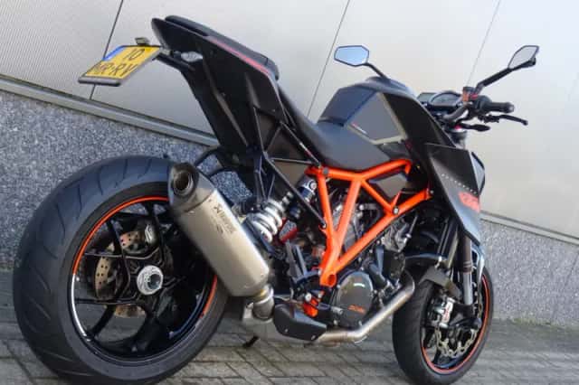 KTM 1290 Super Duke R (2015) thumbnail 3
