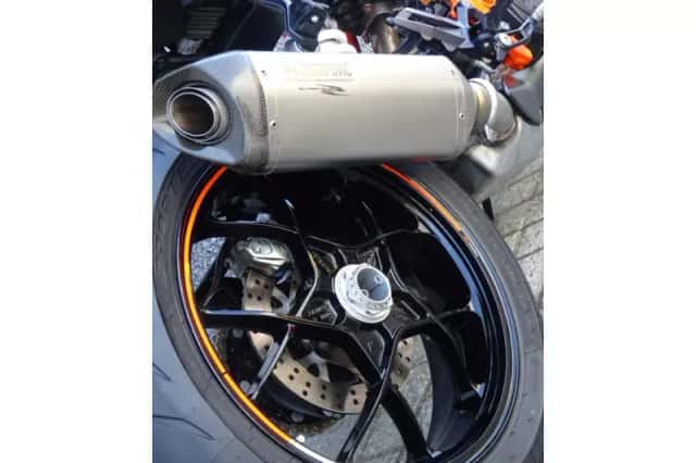 KTM 1290 Super Duke R (2015) thumbnail 6