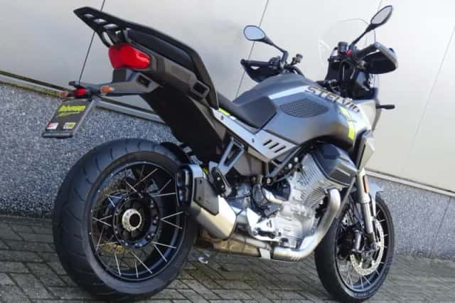 Moto Guzzi Stelvio (2025) thumbnail 3