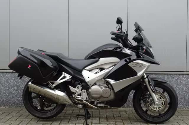 Honda VFR 800 X Crossrunner (2012) thumbnail 1