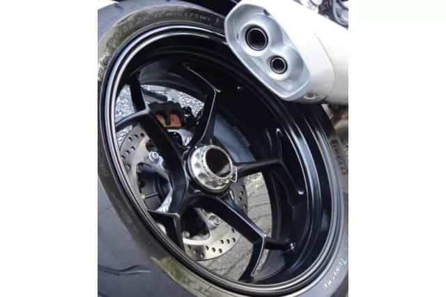 Moto Guzzi V100 Mandello (2023) thumbnail 6