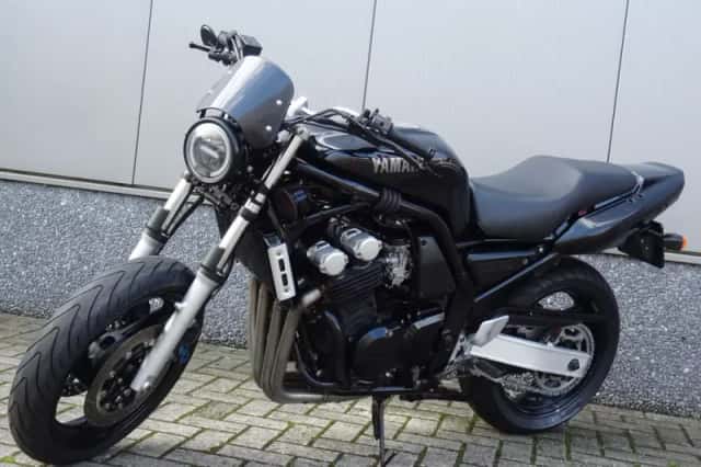 Yamaha FZS 600 Fazer (2001) thumbnail 5