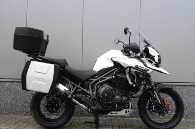 Triumph EXPLORER 1200 XCX (2017) thumbnail 1